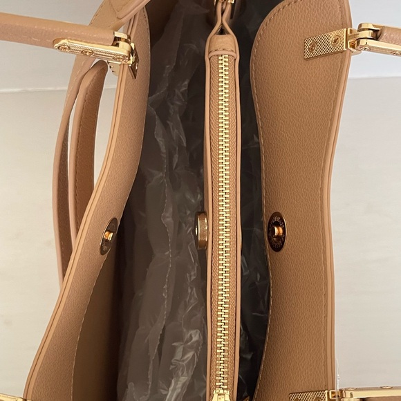 Classic Brown Top-Handle Handbag - Picture 3 of 3